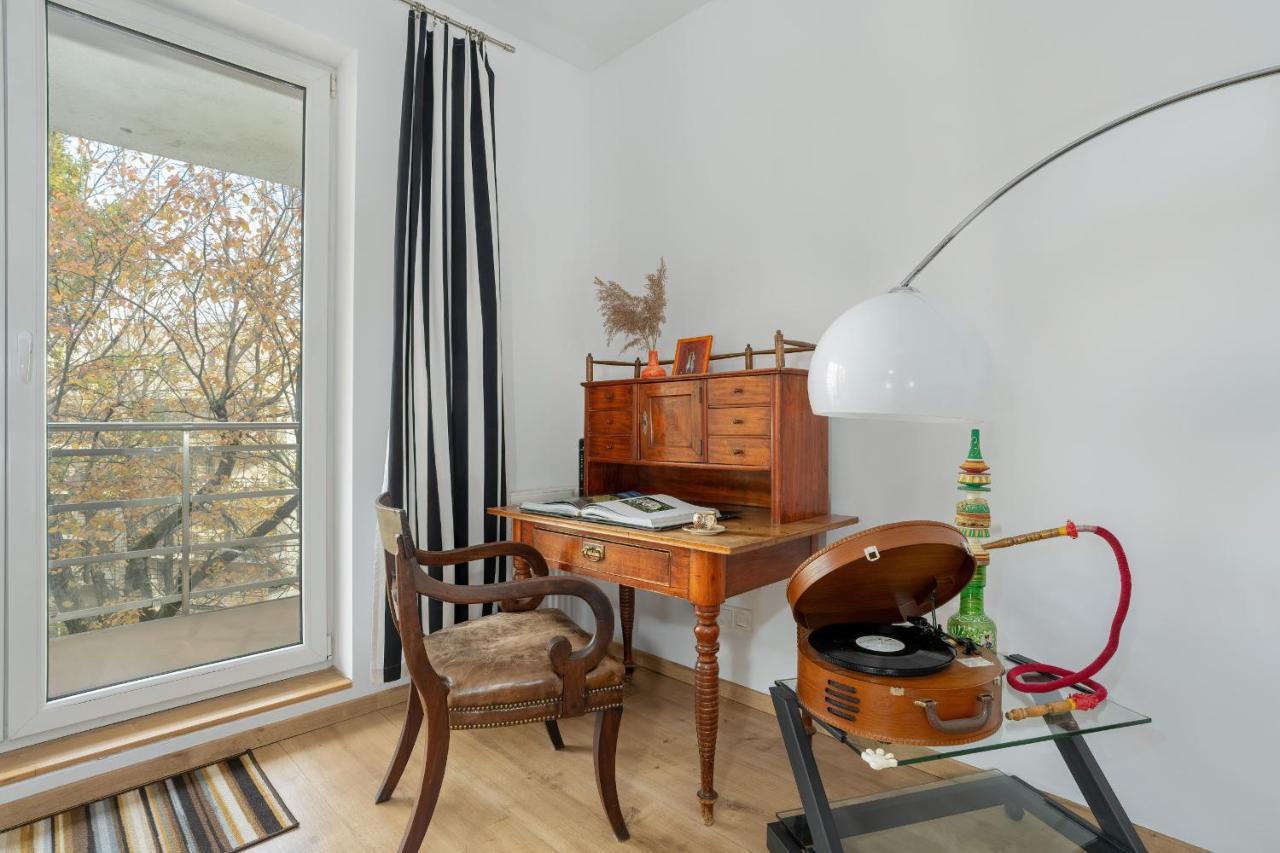 Apartment Stylish For 2 With Balcony Robocza By Renters
