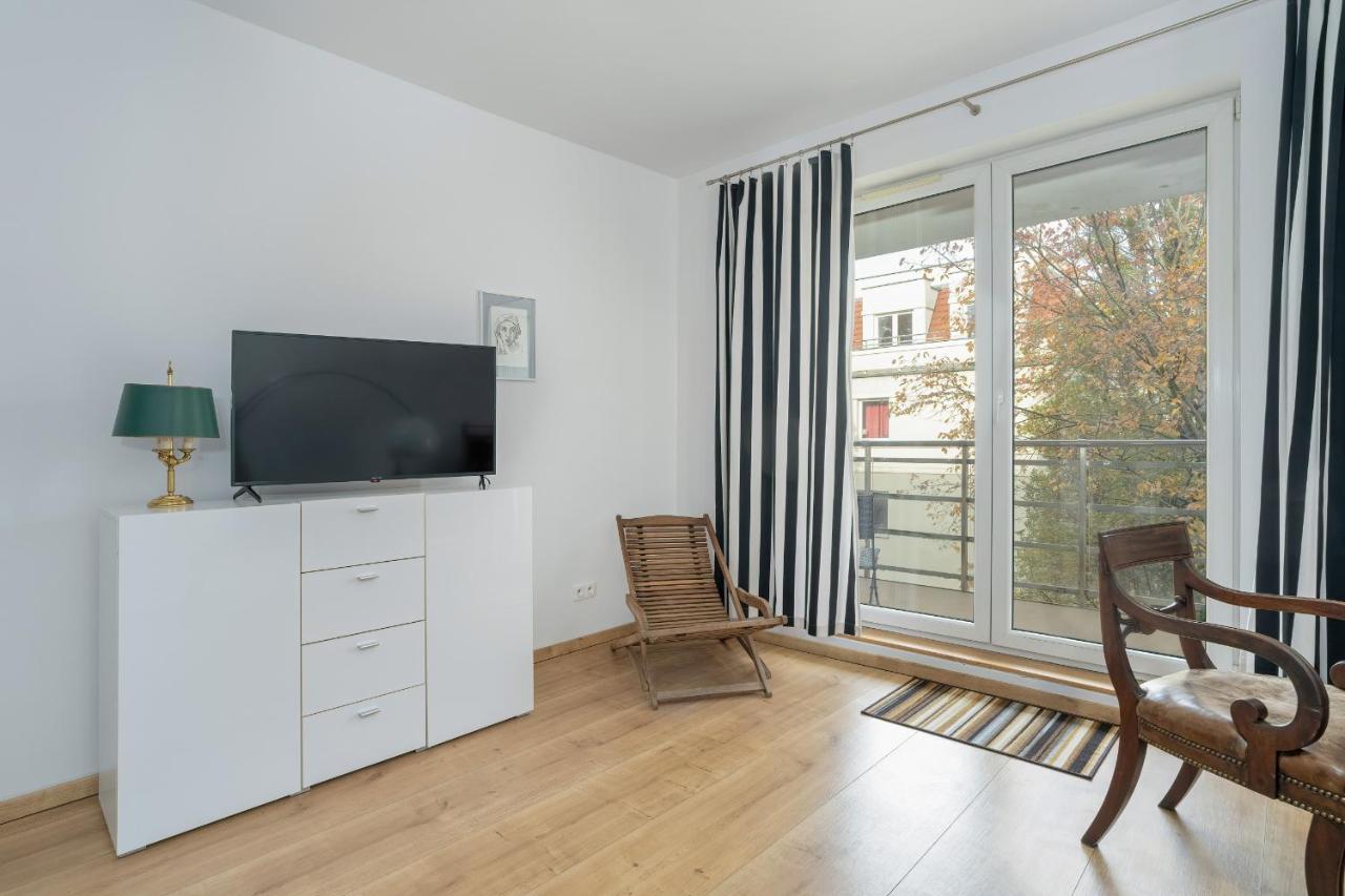 Apartment Stylish For 2 With Balcony Robocza By Renters
