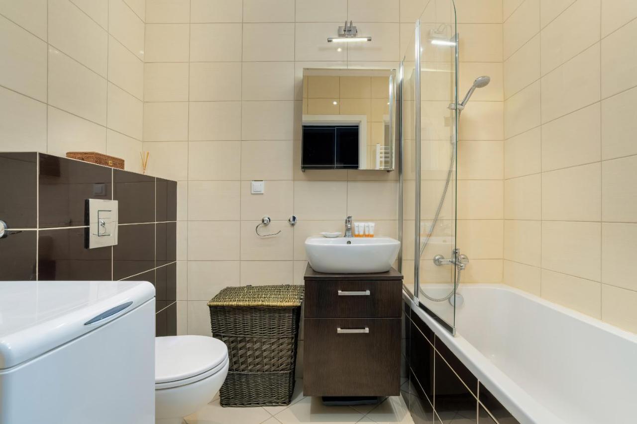 Apartment Stylish For 2 With Balcony Robocza By Renters Poznan